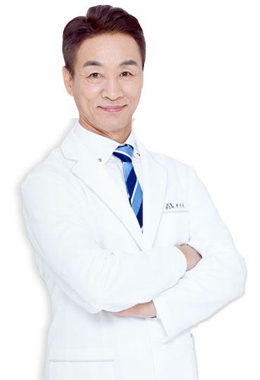 권순용 원장 — 30년 이상 치아교정 집중 센트럴치과 강남점 대표원장